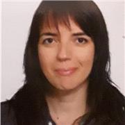 Maestra titulada en primaria y pedagogia terapéutica con experiencia en clases particulares de refuerzo en primaria y 1 y 2 de ESO